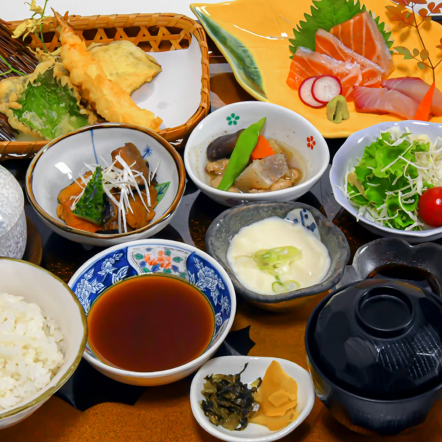 まる勝(まるまさ|〇勝)ランチメニューの写真