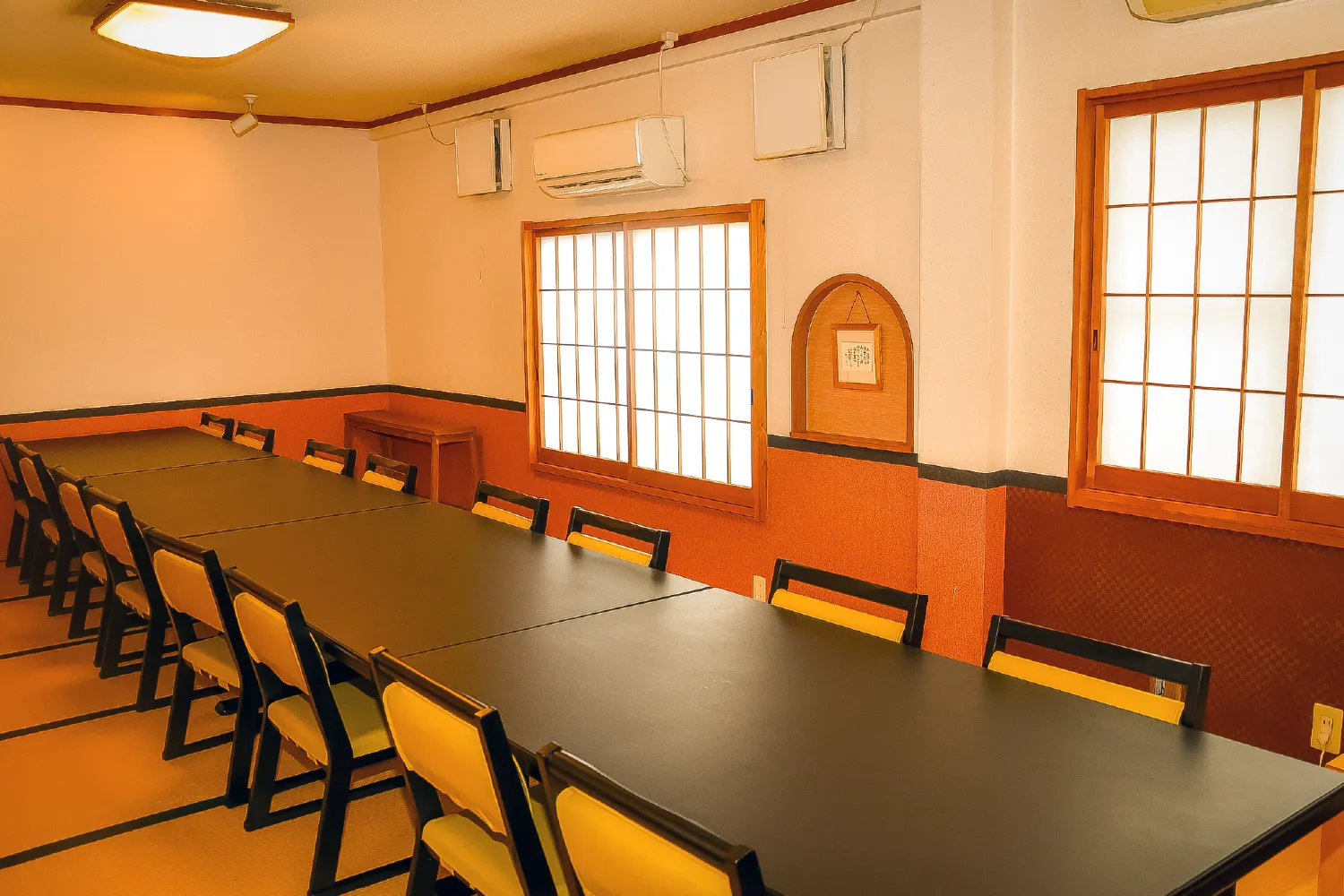 まる勝(まるまさ|〇勝)2階内装